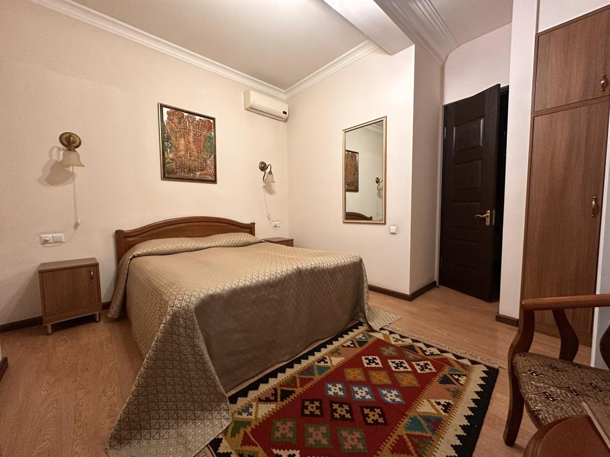 Hin Yerevantsi Hotel Extérieur photo